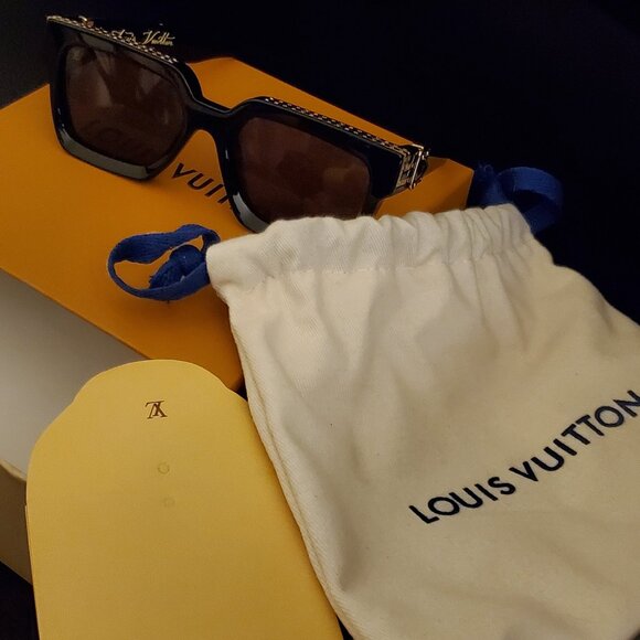 Louis Vuitton 2018 Sunglasses - Picture 2 of 5